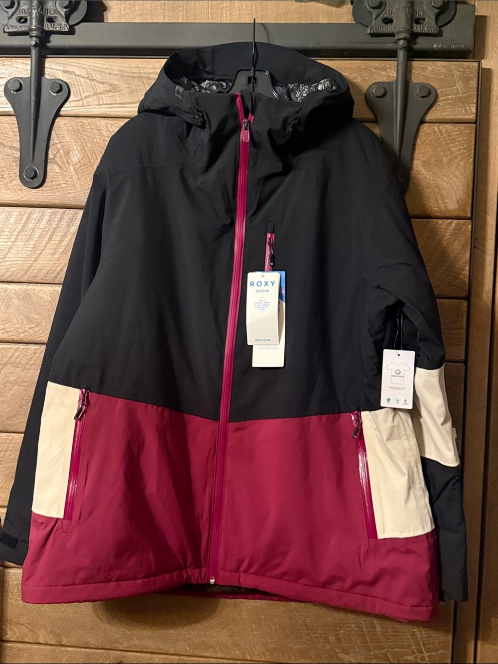 Women’s Roxy Ski Jacket - Picture 7 of 11